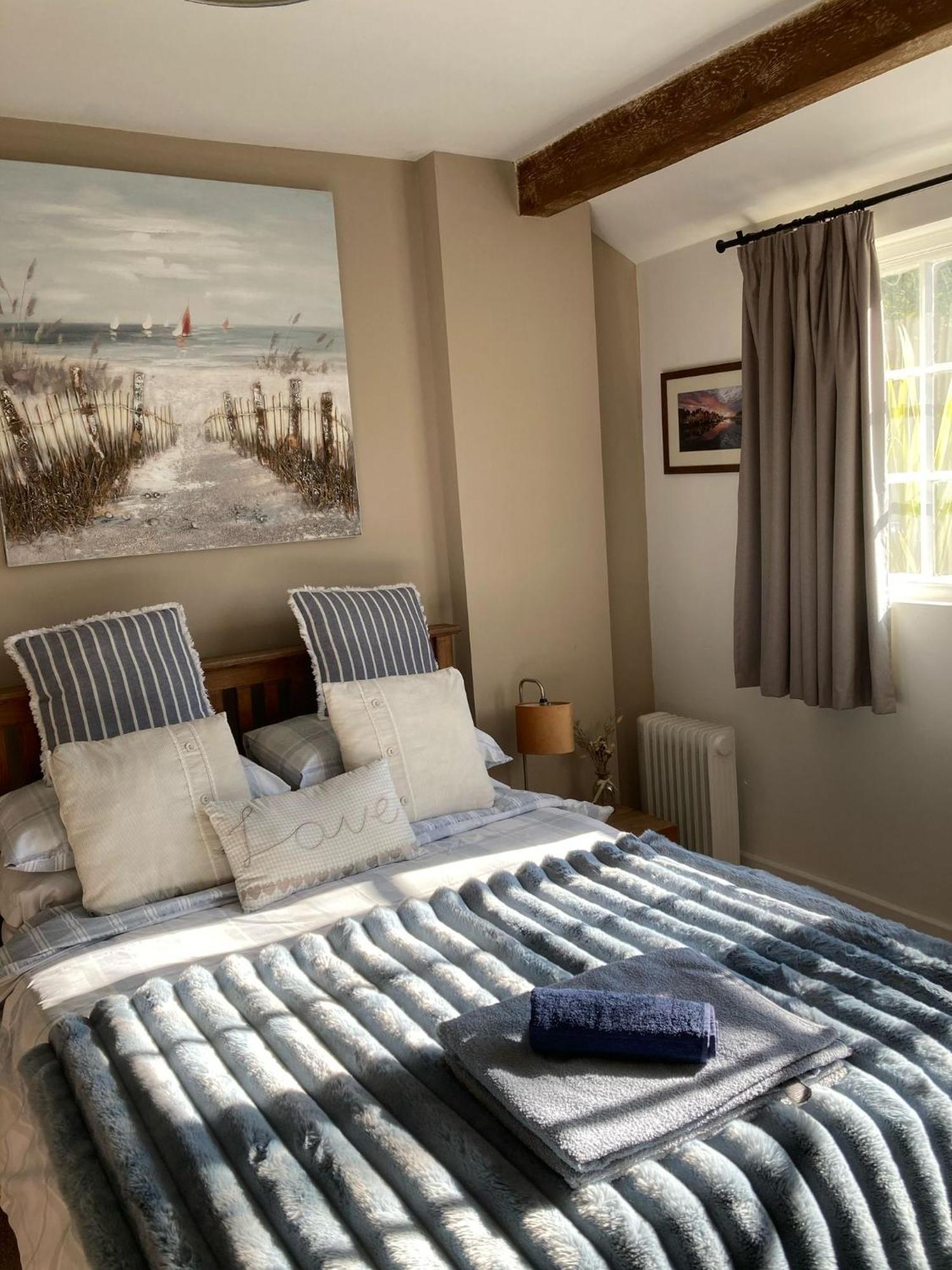 Guest Suite At 31 Little England Milborne Saint Andrew Kültér fotó